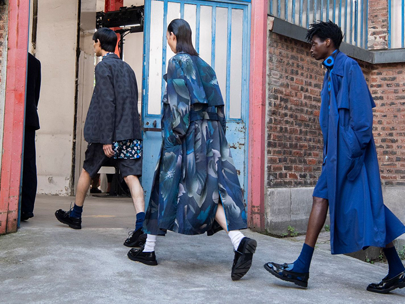 اختبر روعة الثمانينيات مع تشكيلة PAUL SMITH لربيع وصيف 2023